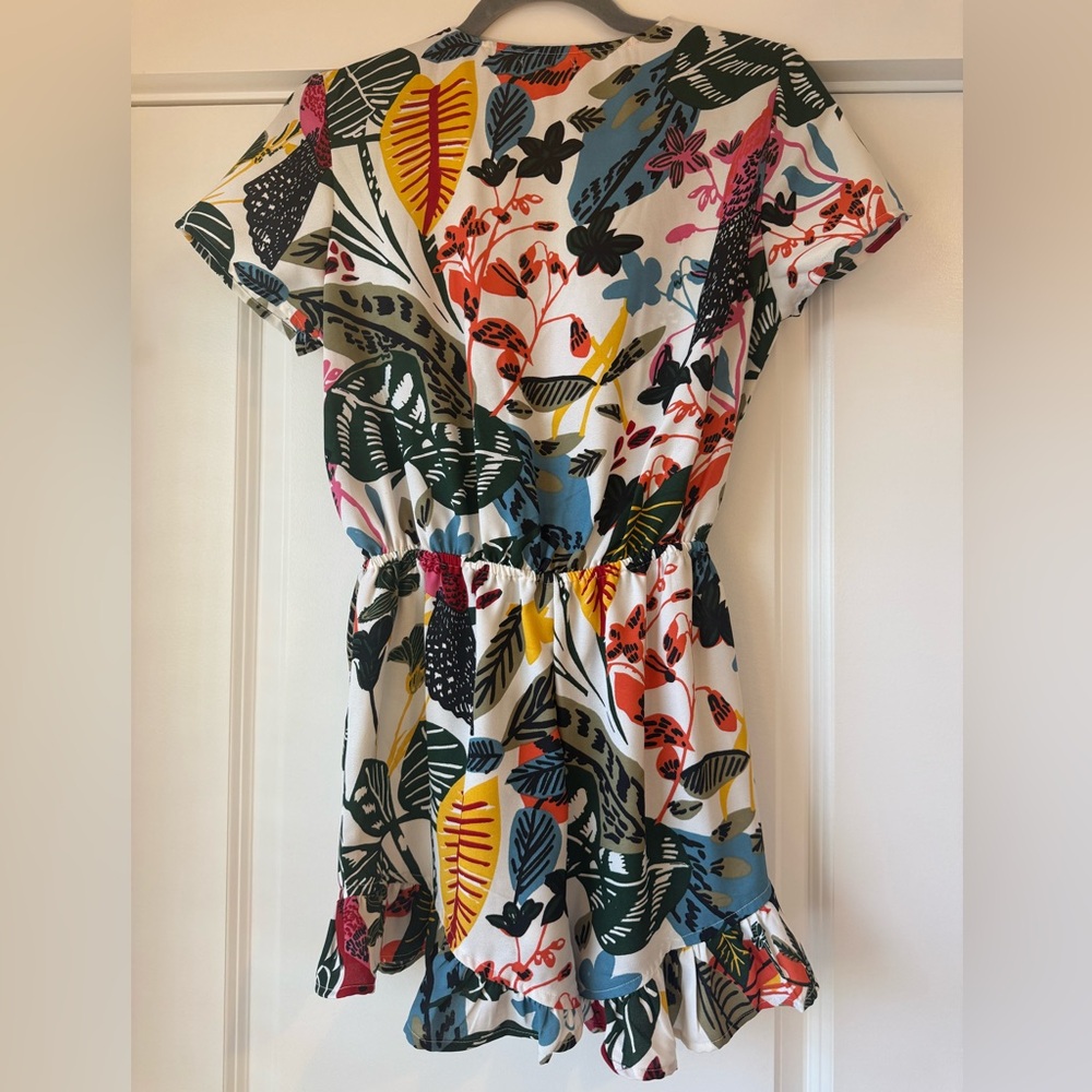 ASOS Boohoo Front Tie Cut Out Romper Tropical Floral Size US 6 - Picture 8 of 8